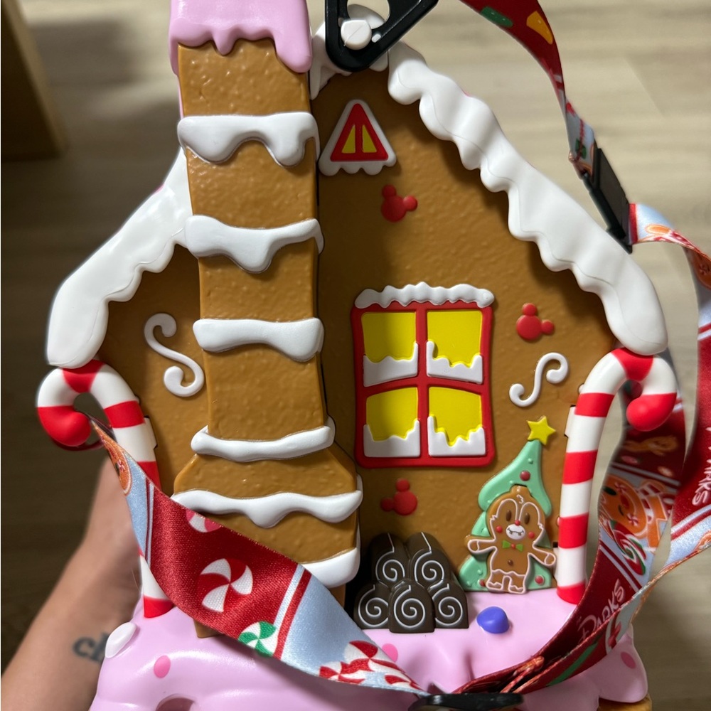 Disney Parks Mickey And Minnie Gingerbread House Popcorn Bucket 2024 W/ Figures - Picture 4 of 8